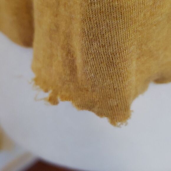 A. NEW DAY Mustard Yellow Cropped Frayed Long Sleeve Large - Picture 3 of 3